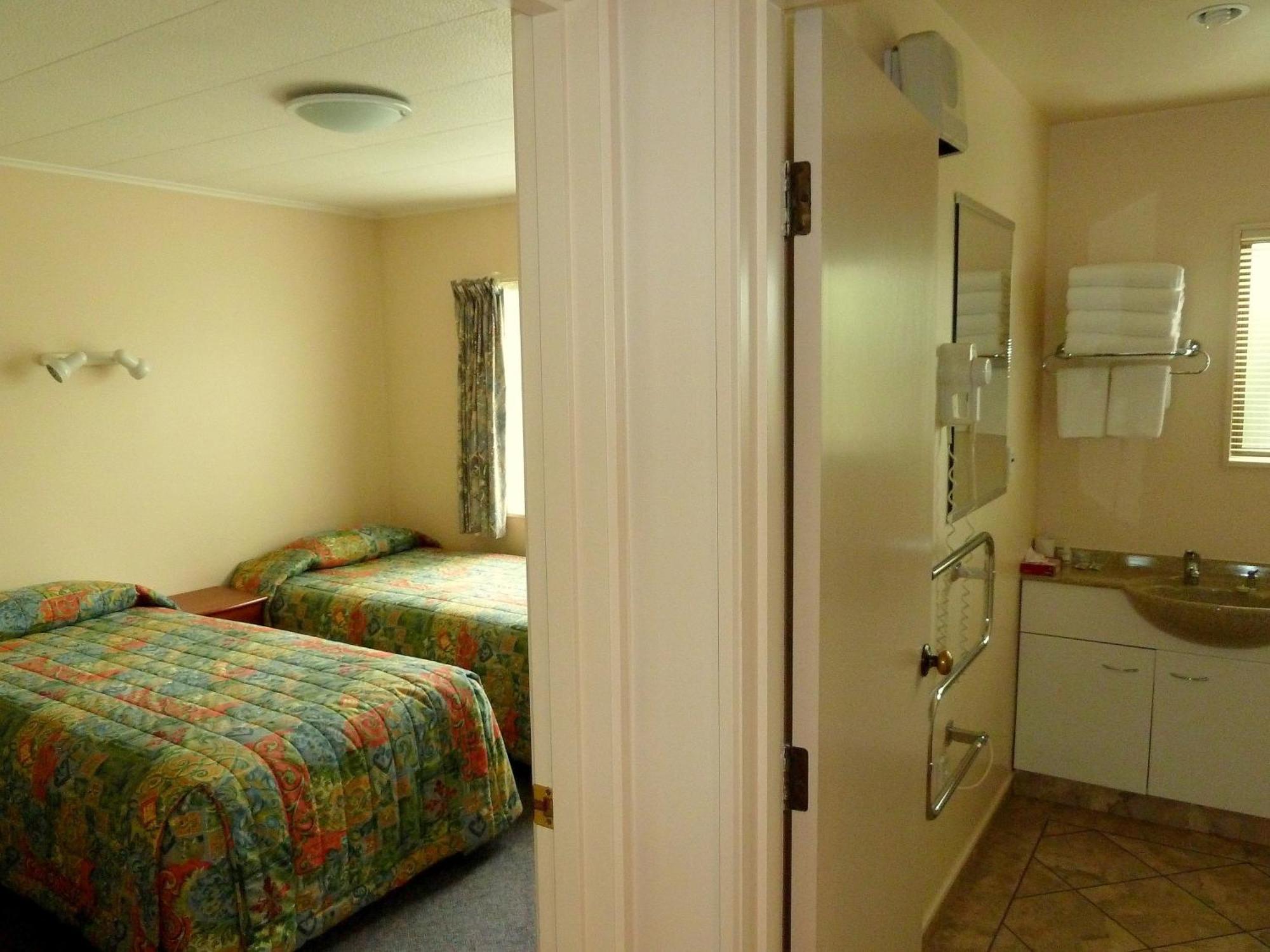 Tudor Lodge Motel Нелсън Екстериор снимка