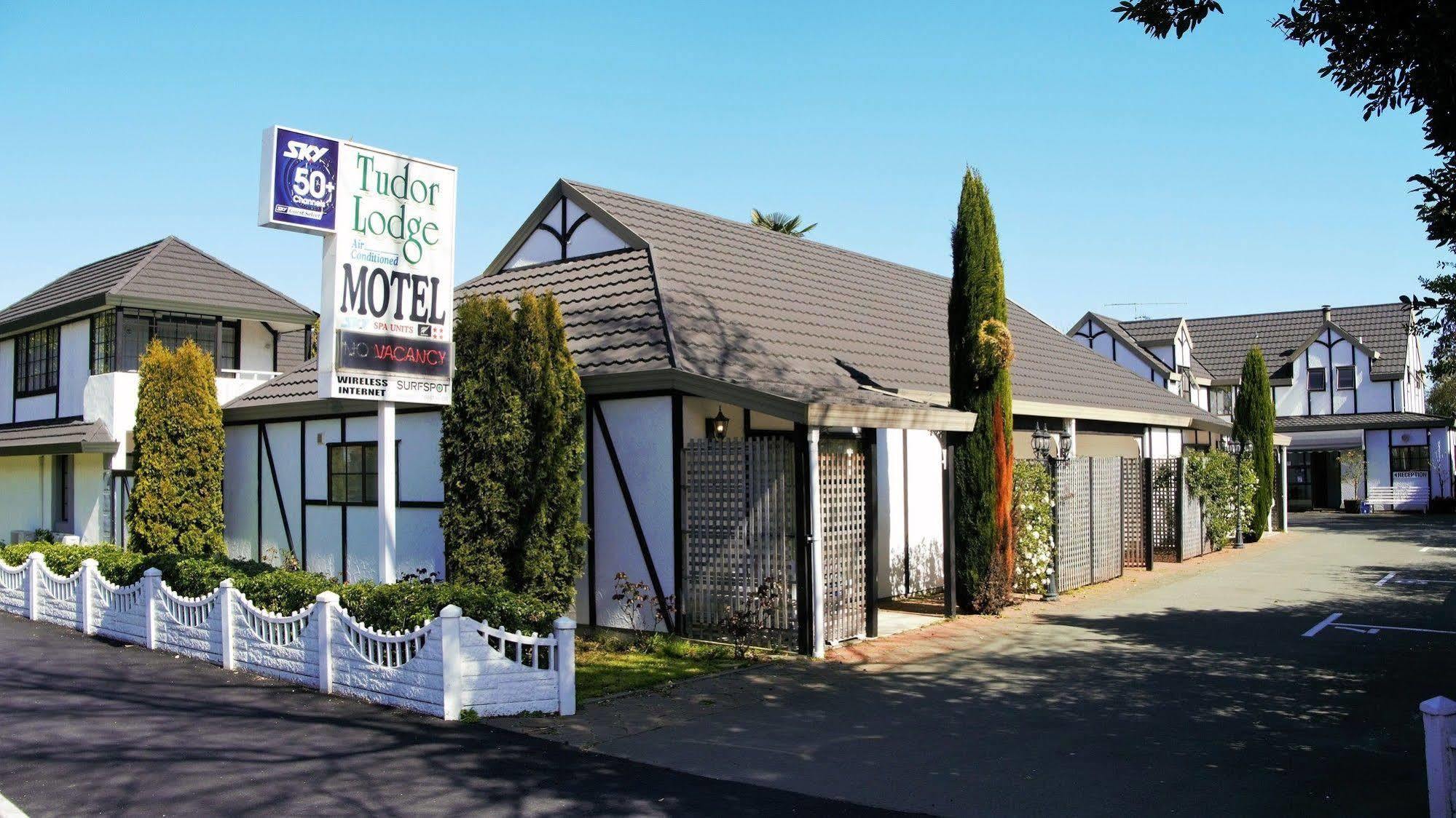 Tudor Lodge Motel Нелсън Екстериор снимка