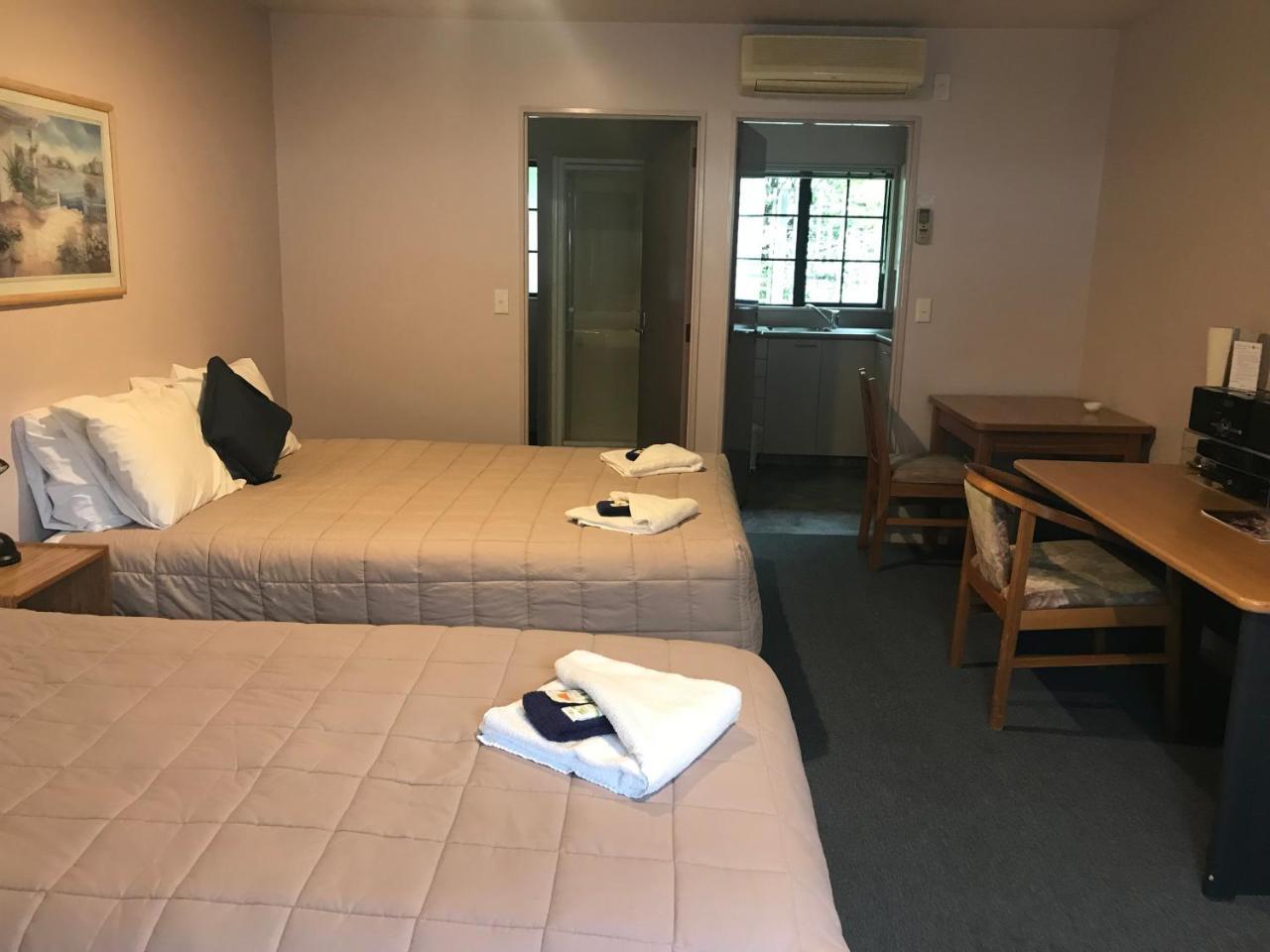 Tudor Lodge Motel Нелсън Екстериор снимка
